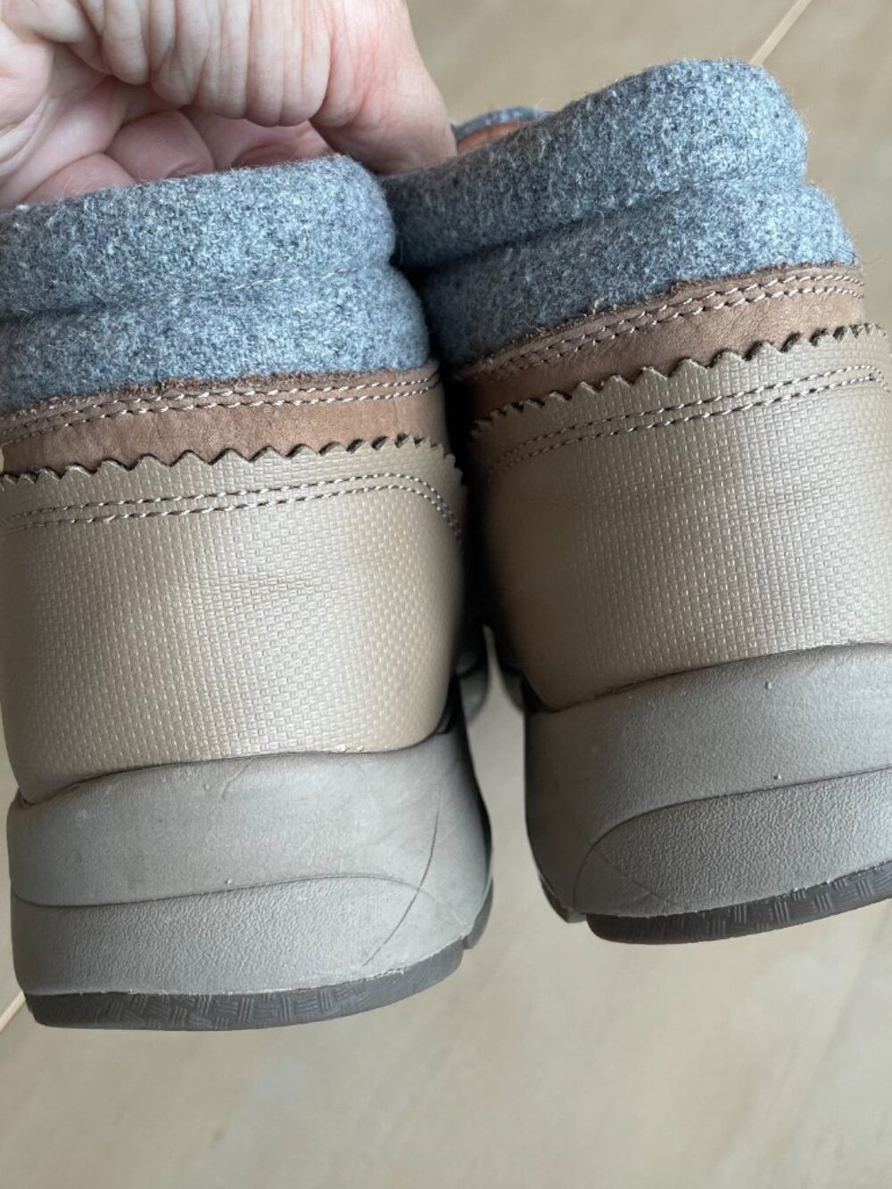 Entire Closet $5! Cobb Hill by New Balance Women's Waterproof Pyper Hiker - Picture 6 of 11